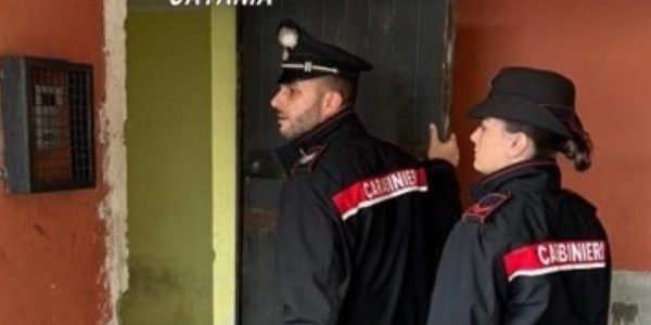 Catania, continuava a spacciare nell'appartamento già al centro di un blitz antidroga: pregiudicato finisce in carcere