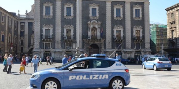 Deve scontare 6 mesi, rintracciato grazie ad un'app della polizia