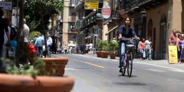 Palermo, niente biciclette e monopattini in via Maqueda e in via Vittorio Emanuele