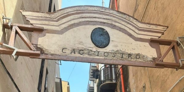 Palermo, rubata l'immagine del conte di Cagliostro all'Albergheria