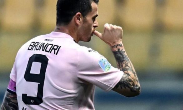 Palermo, capitan Brunori diventa papà: la dedica alla moglie dopo i gol a Parma