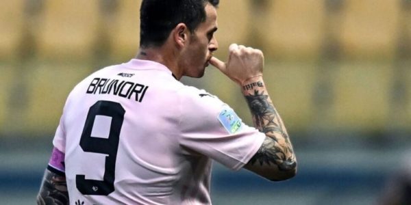 Palermo, capitan Brunori diventa papà: la dedica alla moglie dopo i gol a Parma