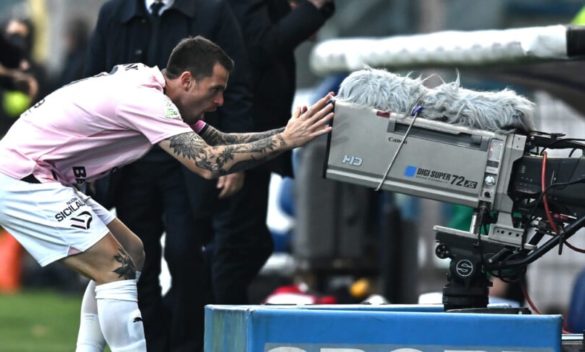 Il Palermo a Parma prende due gol nel recupero e regala una vittoria costruita dalle gemme di uno scintillante Brunori