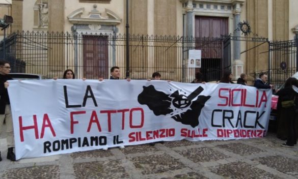 Corteo a Palermo per dire no al crack, Lorefice: «Morte venduta da chi vuole dominare i nostri giovani»
