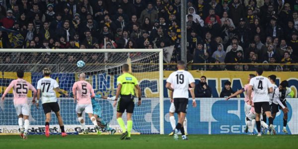 Il Palermo e la vittoria sfumata a Parma: amarezza sì, ma i problemi rimangono