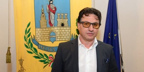 Il prefetto di Trapani sospende i due consiglieri comunali arrestati, Anna Lisa Bianco e Giovanni Iacono Fullone