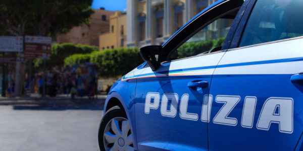 Viaggi in gommoni veloci e costosi per migranti, 3 arrestati a Trapani