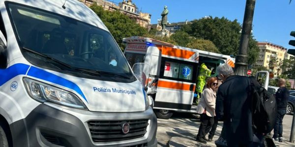 Sciacca, incidente all'incrocio tra un camion e un'auto: un ferito e traffico paralizzato