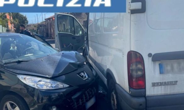 Causa incidenti col furgone rubato a Catania, arrestato dopo un inseguimento: feriti automobilisti e poliziotti