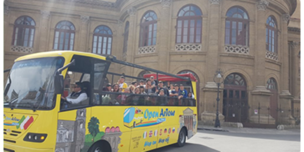 Palermo, l'azienda di bus che effettua servizi per turisti cerca personale: due giorni di open day