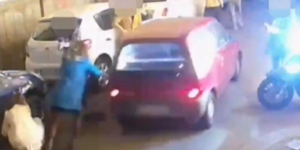 Scippatore in auto assalta due donne a Catania, arrestato - VIDEO