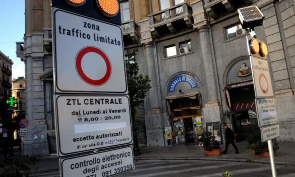Pass per circolare nel centro di Palermo senza pagare, la Curia: «I nostri non sono privilegi»
