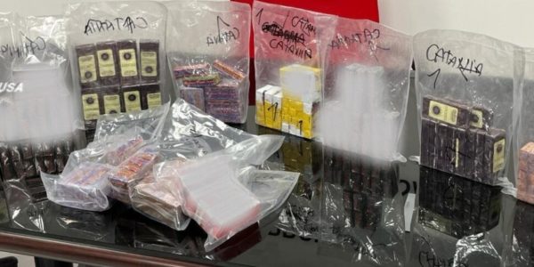 Tredici chili di hashish nelle confezioni di merendine, arrestato a Floridia