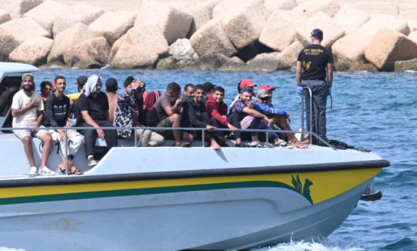 Nuovi sbarchi di migranti a Lampedusa, 3 gruppi bloccati a Lampione