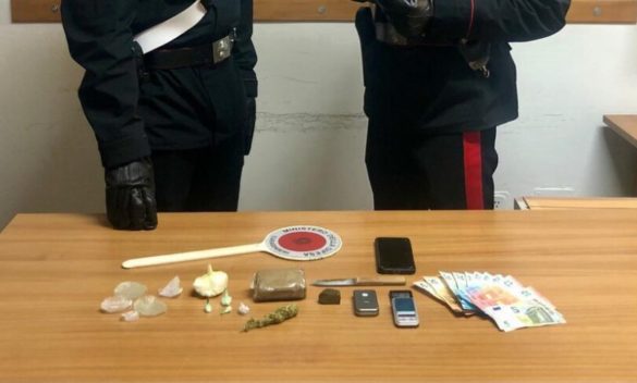 Niscemi, ventunenne arrestato per spaccio di droga