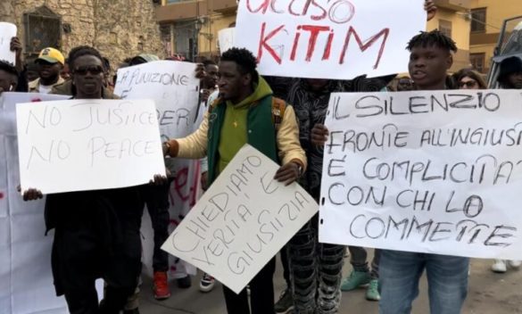 Palermo, la comunità africana scende in piazza dopo l'omicidio di Kitim Ceesay: «Chiediamo verità e giustizia»