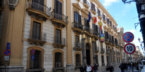 Palermo, il consiglio comunale accelera e approva il bilancio di previsione nei termini di legge