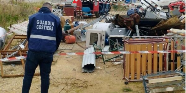 Palermo, sequestrate una discarica abusiva a Sferracavallo e un'area di rimessaggio all'Arenella