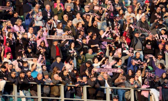 Palermo-Venezia, raggiunta quota 22.450 spettatori. Il club sui social: «Non fermiamoci»