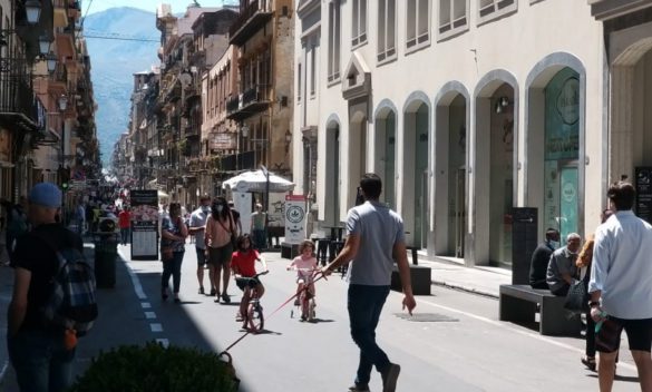 Palermo, ladri in via Maqueda: furto con spaccata in un negozio di bigiotteria