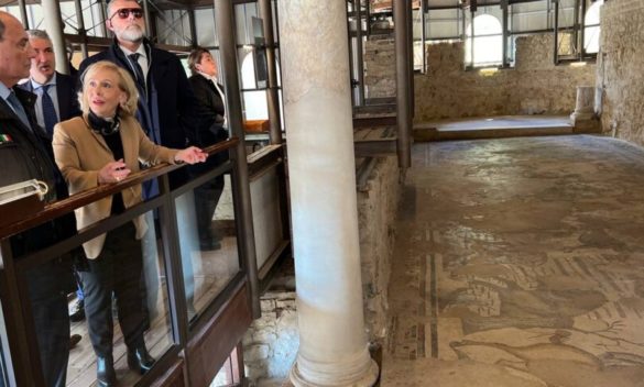Piazza Armerina, Schifani alla Villa romana del Casale: «Subito i lavori per salvarla da acqua e muschio»