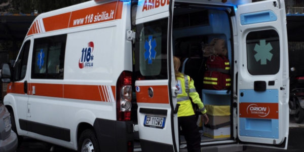 Sciacca, tre tir e un'auto si scontrano sulla statale 115: un morto