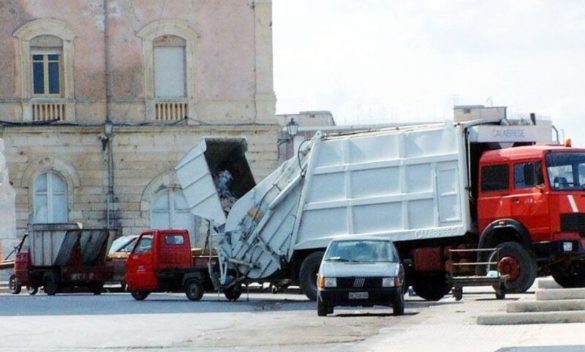 Regione Siciliana e rifiuti all'estero: mancano i soldi per i Comuni, è braccio di ferro