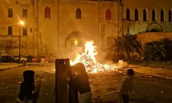 «Vampe di San Giuseppe», notte di follia a Palermo: tre agenti in ospedale