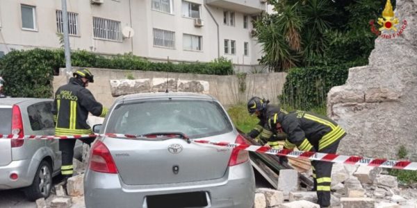 Vento a Palermo, danni in tutta la provincia: oltre 11 interventi dei vigili del fuoco