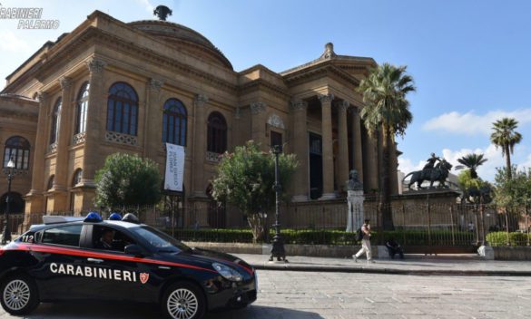 Spaccio e detenzione di droga, 12 arresti a Palermo: a Ballarò piantagione di cannabis nella chiesa sconsacrata