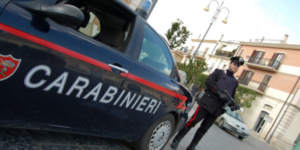 Droga, armi ed estorsioni: 13 arresti a Caltagirone e a Fondi