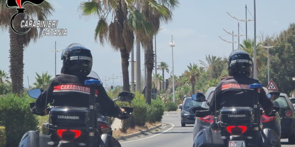 Carabiniere in vacanza a Catania sventa un furto d'auto