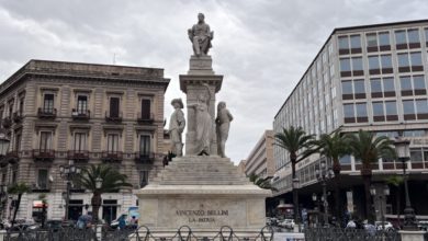Catania, il monumento a Bellini è tornato a splendere: ci sono i dissuasori elettrici per tenere lontani gli uccelli