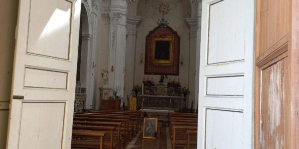 Siracusa, a Ortigia una candela dimenticata scatena l’inferno nella chiesa di San Paolo Apostolo