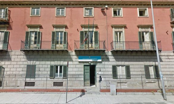 Palermo, scoperto in una struttura abbandonata un laboratorio della droga: c'era anche una pistola