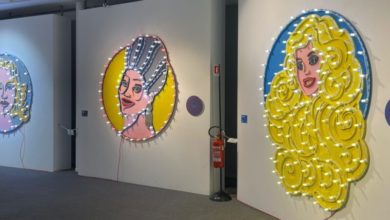 Da Madonna a Barbie, da Raffaella Carrà a Carla Fracci: le donne iconiche del siciliano Domenico Pellegrino esposte a Milano
