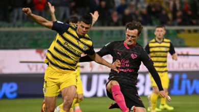 Palermo-Parma, terzo pareggio di fila per Mignani: infortunio a Di Mariano, ferita al ginocchio con 19 punti di sutura