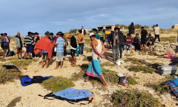 Migranti, affonda un barchino: muore ragazza di 18 anni, altri 45 salvati e portati a Lampedusa