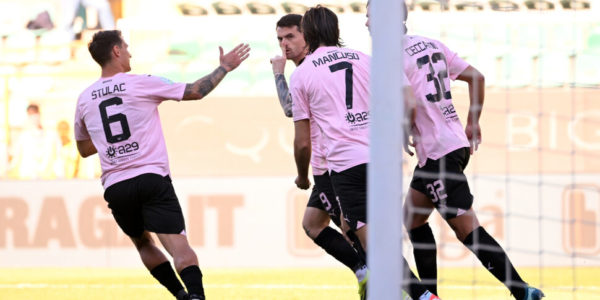 Palermo-Parma 0-0, la diretta: via alla gara, Mignani dà fiducia a Di Mariano ed Henderson
