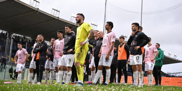 Il Palermo collassa a Pisa: 4-3 dopo una partita folle