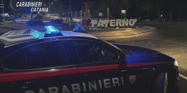 Soldi per riconsegnare lo scooter rubato, ma all'appuntamento a Paternò ci sono i carabinieri