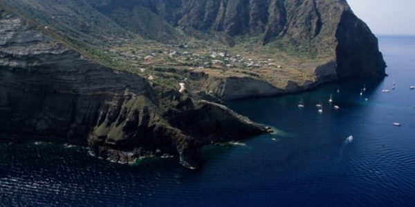 Salina verso l’Area marina protetta: i tre Comuni dell’isola raggiungono l’intesa