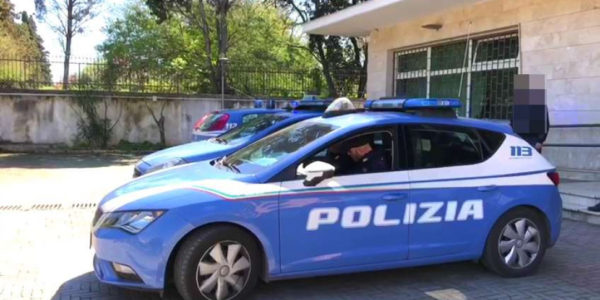 Palermo, in un box dello Zen trovati due fucili, una pistola e cartucce