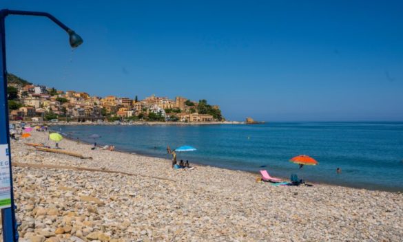 Bandiera blu 2024, in Sicilia premiate 14 spiagge con tre nuovi ingressi: Scicli, Taormina e Letojanni