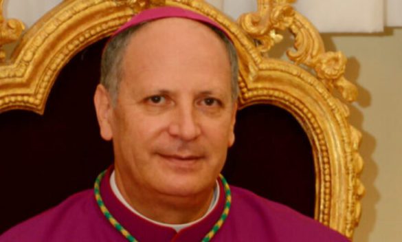 Il vescovo di Siracusa: «Sia garantito il diritto alla salute e la politica si occupi del bene comune»