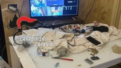 Carabinieri si fingono clienti, arrestati quattro pusher a Catania