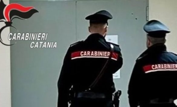 Mascalucia, litiga col padre e gli stacca la falange di un dito con un morso