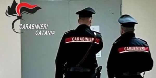 Mascalucia, litiga col padre e gli stacca la falange di un dito con un morso