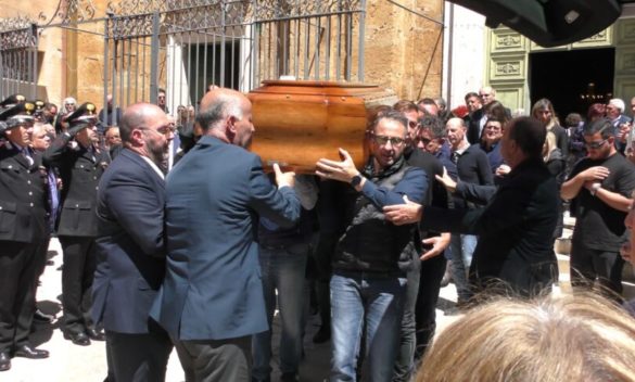Strage di Casteldaccia, Alcamo saluta Epifanio Alsazia: il primo dei cinque operai morto in vasca