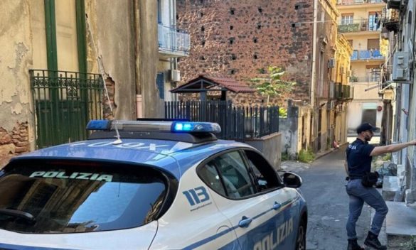 Sono rumorosi e i vicini fanno scoprire una casa a «luci rosse» nel centro di Catania